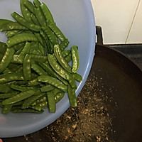荷兰豆炒虾仁的做法图解4