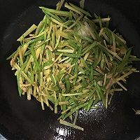 扁豆丝炒肉的做法图解8