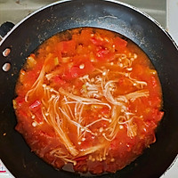 亲测好吃减肥餐 番茄金针菇龙利鱼汤的做法图解6