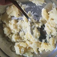 #美味烤箱菜，就等你来做！#无油芝士可乐饼，烤箱版的做法图解2