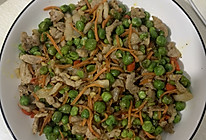 小豌豆炒肉的做法