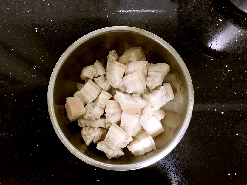 味醇汁浓-红烧肉的做法图解1