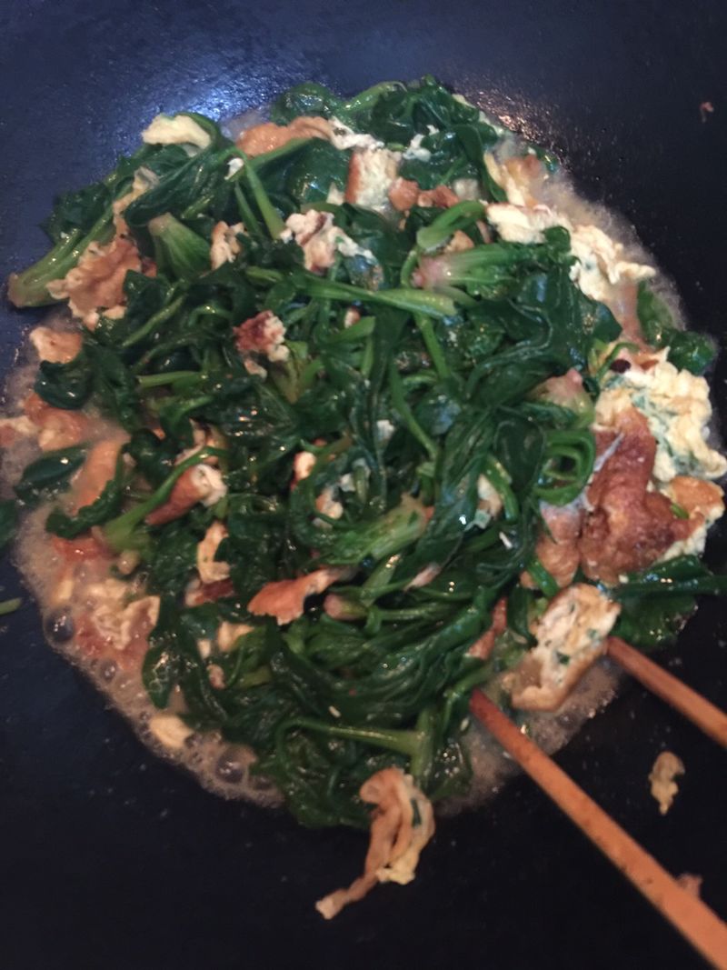 菠菜炒鸡蛋