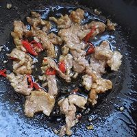 杏鲍菇炒肉片的做法图解3
