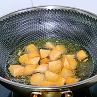 #我们约饭吧#腊肠茄子炒蒜薹的做法图解8