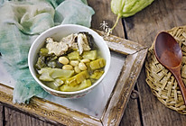 夏天解腻汤，苦瓜黄豆酸菜叶龙骨汤的做法