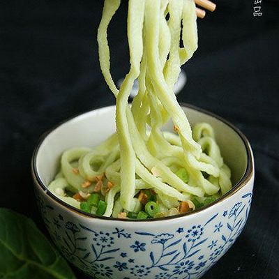 菠菜手擀面