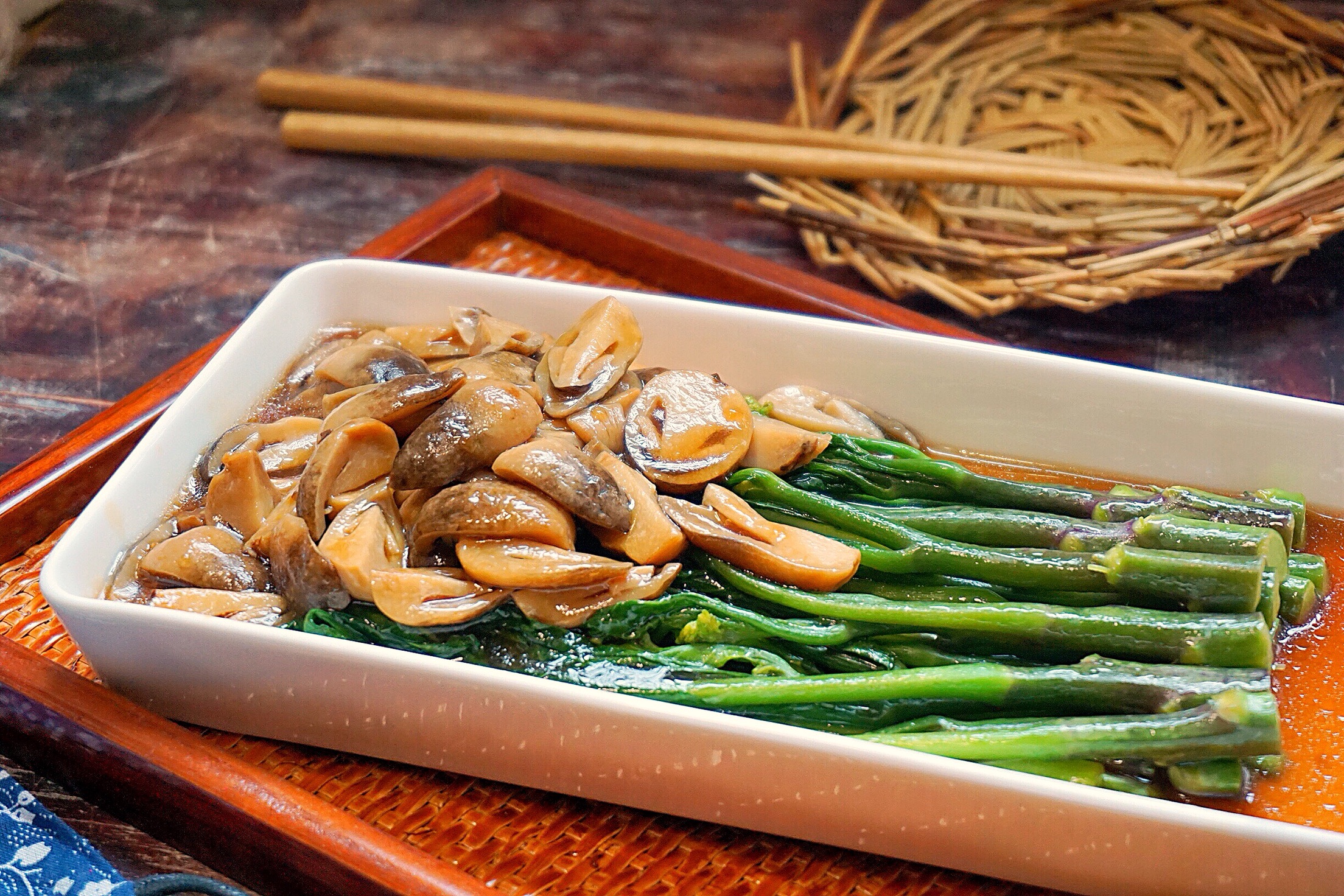 草菇芥蓝怎么做_草菇芥蓝的做法_瑗瑗baby_豆果美食