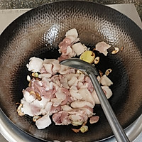 青椒炒肉的做法图解2