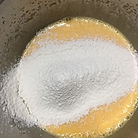 巧克力淋面戚风蛋糕的做法图解4