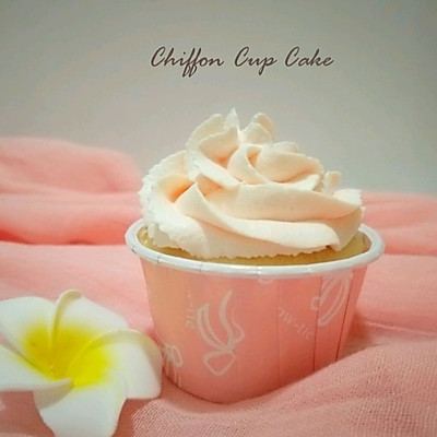 粉红恋人~戚风纸杯蛋糕