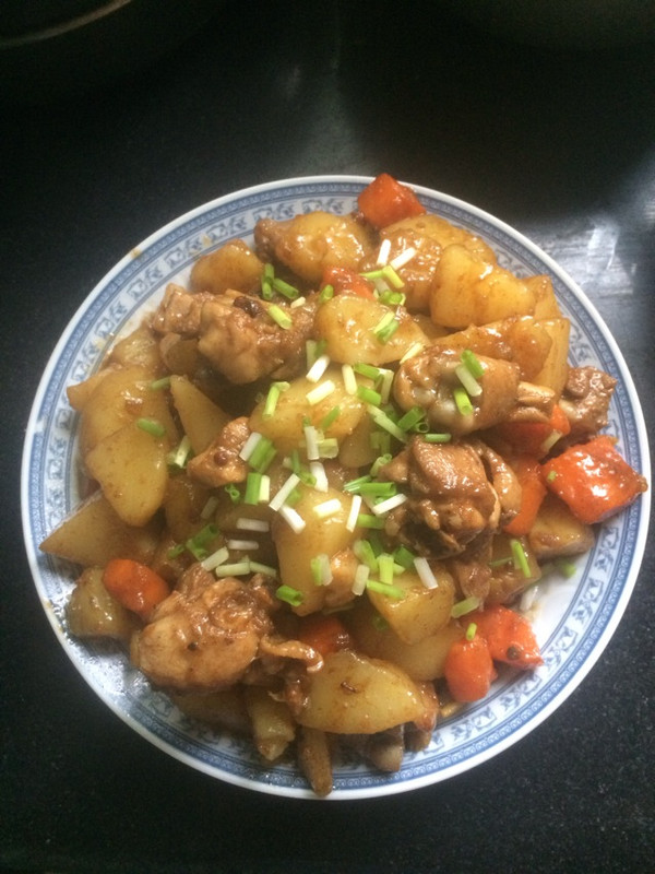土豆烧鸡块