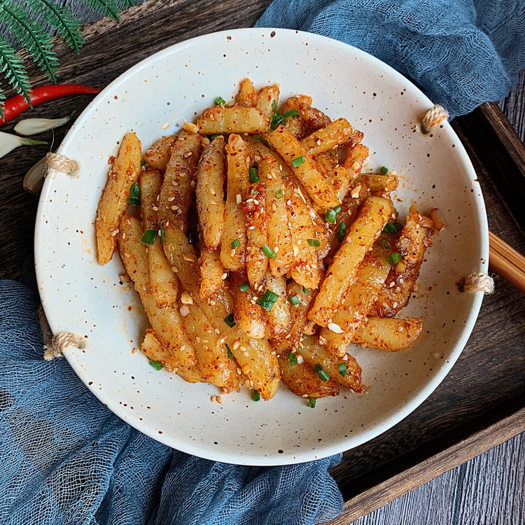 香辣过瘾的狼牙土豆条的做法