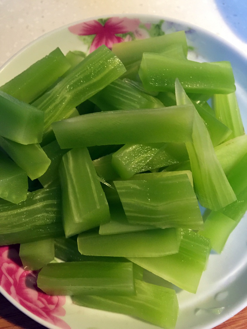 莴笋头仔姜烧鸡的做法图解6