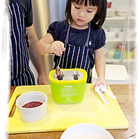 【老皮的亲子厨房】蓝莓酸奶棒棒冰的做法图解6