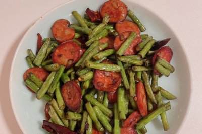 红肠炒豆角