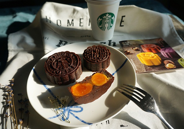 巧克力莲蓉双黄月饼—星巴克月饼的创新的做法
