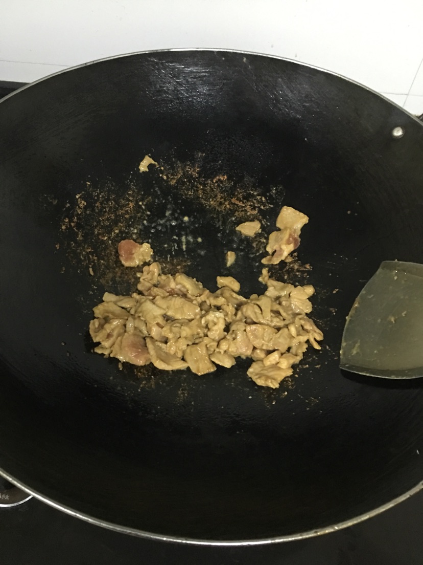 菜花炒肉的做法图解3