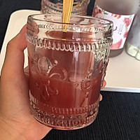 桃桃莓莓气泡酒的做法图解1