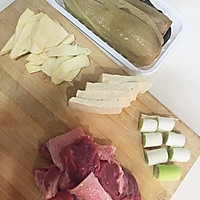 冬笋腌菜牛肉锅的做法图解1