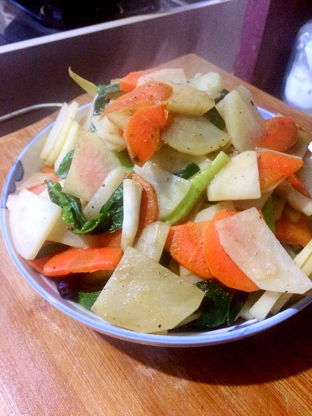 陈昭希的私房菜【土豆萝卜炒蒜苗】