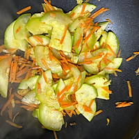西葫芦牛肉配糙米饭的做法图解9