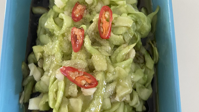 夏天餐桌上凉拌菜是少不了的、凉拌糖醋黄瓜