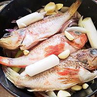 石锅豆酱焖鱼的做法图解5