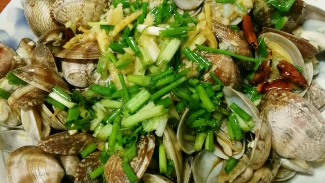 最嫩的葱油蛤蜊的做法