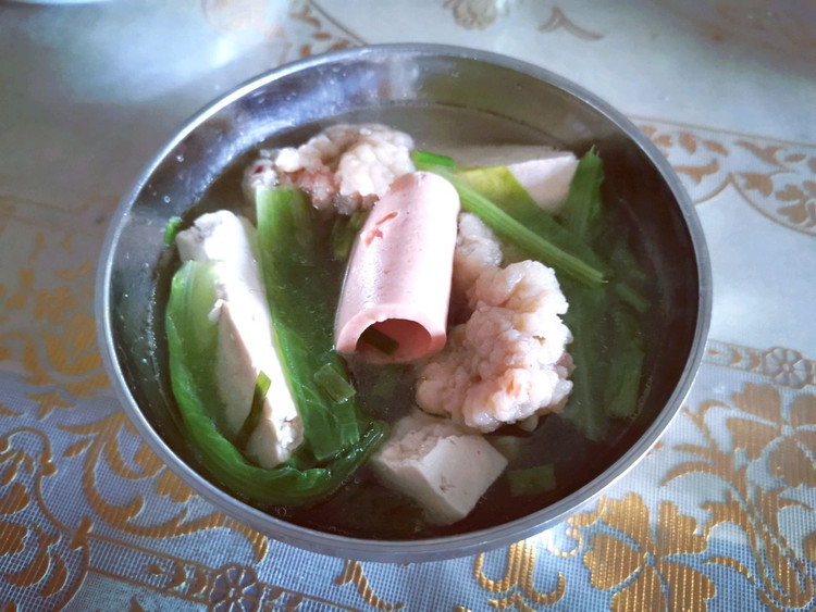 酥肉豆腐午餐肉蔬菜汤的做法