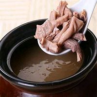 河蚌肉炖肚条的做法图解3
