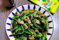 #轻食季怎么吃#山野菜炒肉丝 春天的气息的做法