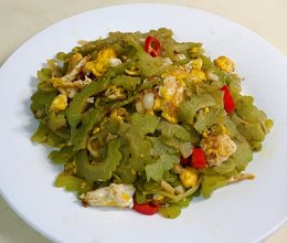 苦瓜炒鸡蛋的做法