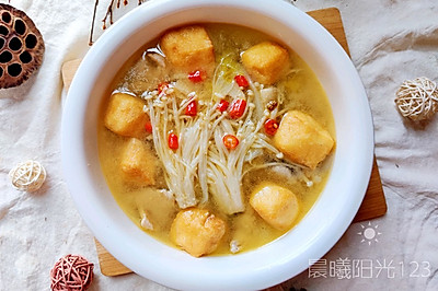 炎热的夏天来一碗简单开胃的豆泡肉片汤