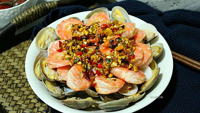 鲜掉眉毛~【鲜辣酱淋锦绣海鲜】