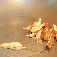 #精致一人食#【新手友好】鸡肉香菇炒鸭血的做法图解6