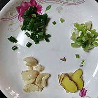 黄瓜炒肉的做法图解2