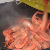 #解锁山姆牛肉的秘密#加拿大北极虾生虾麻辣香锅的做法图解7