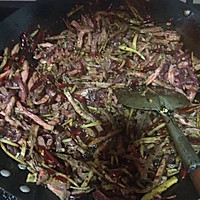 独家秘制｜越辣越想吃的四川牛肉干的做法图解3