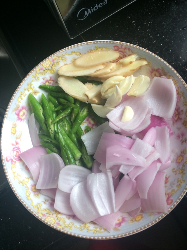 粤味炒鸡的做法图解2