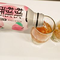 #玩心出道丨夏日DIY玩心潮饮挑战赛#鸭屎香椰果桃萄西打的做法图解10