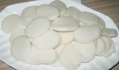 白菜炒年糕的做法图解1