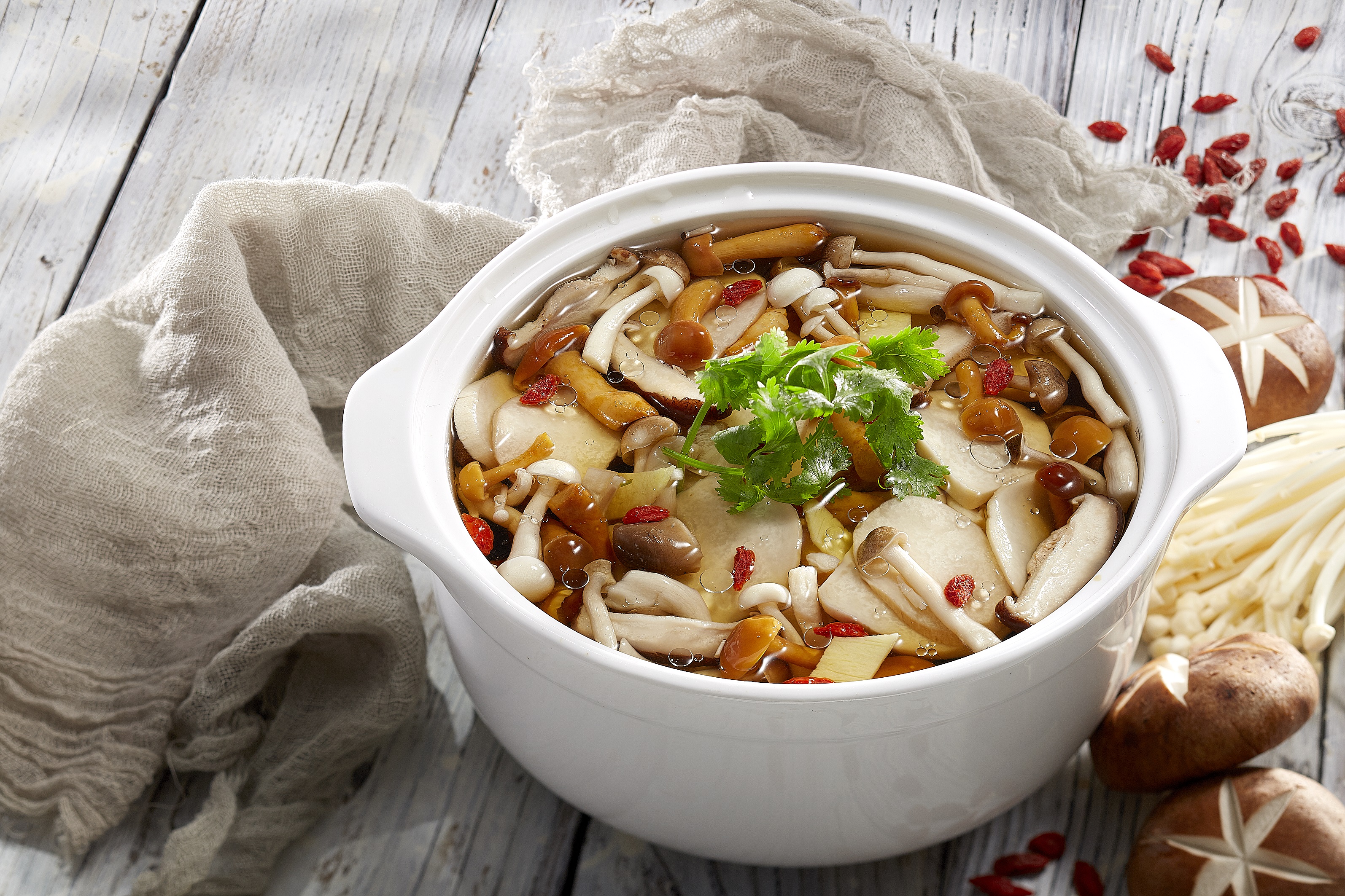 养生什锦菌菇汤怎么做_养生什锦菌菇汤的做法_太太乐鲜味厨房_豆果美食