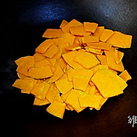 不用放糖的甜味菜，素炒南瓜片的做法图解5