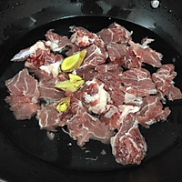 秋冬暖身必备，巨下饭的玉米炖牛肉的做法图解1