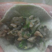 (天然色素打造经典美味)鸡蛋茄子粉条馅素饺子的做法图解27