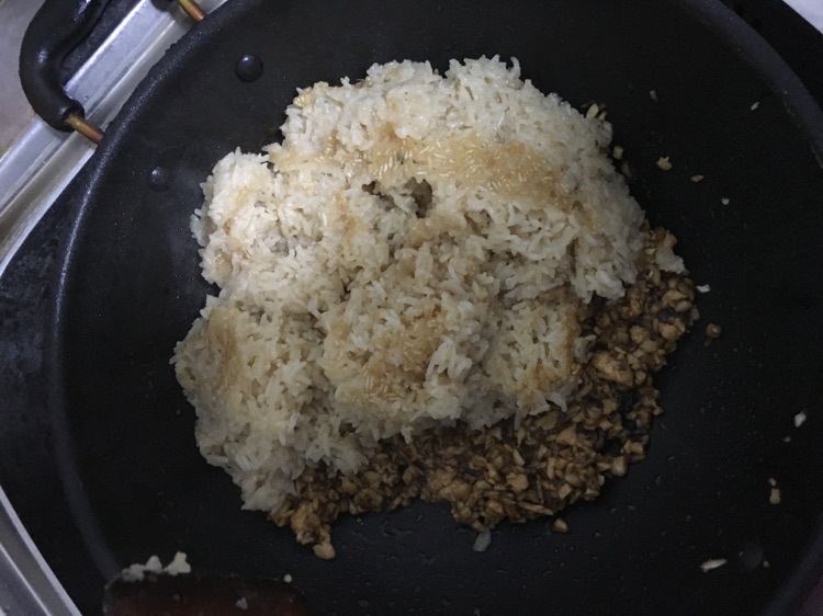 蚝油香菇鸡丁糯米烧卖的做法图解8