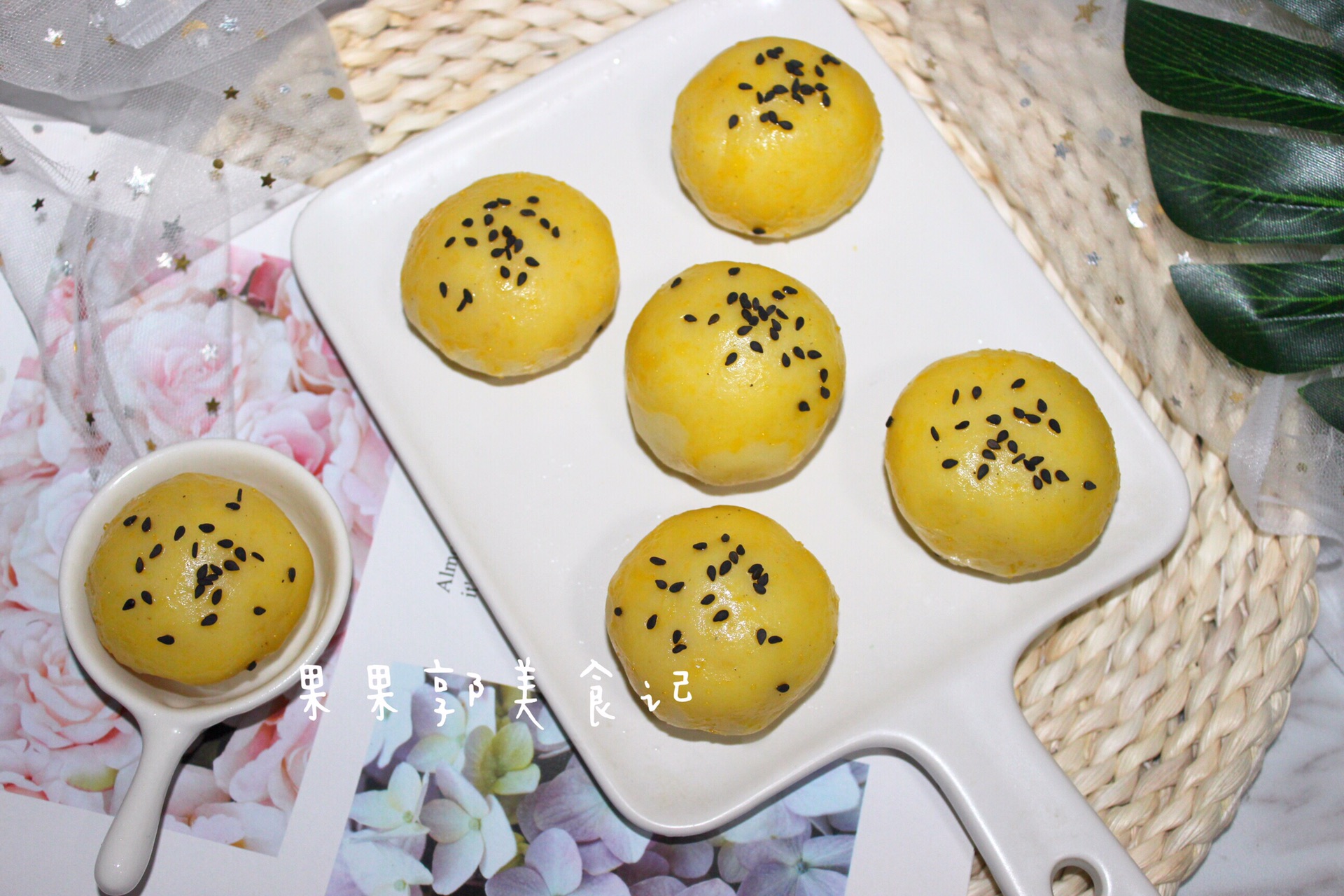 Crispy potato and egg yolk