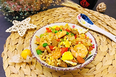 蛋炒饭：小豪华 极美味~