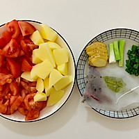 番茄土豆炖牛腩的做法图解2